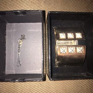 NEW IN BOX VICTORIA SECRET BRACELET